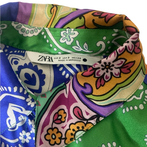 ZARA TIE FRONT BUTTON DOWN CROPPED SCARF-PRINT BLOUSE- in EUC- size S - Picture 4 of 9